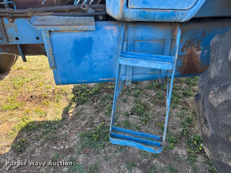 image for item FI0931 1985 Ford TW25 tractor