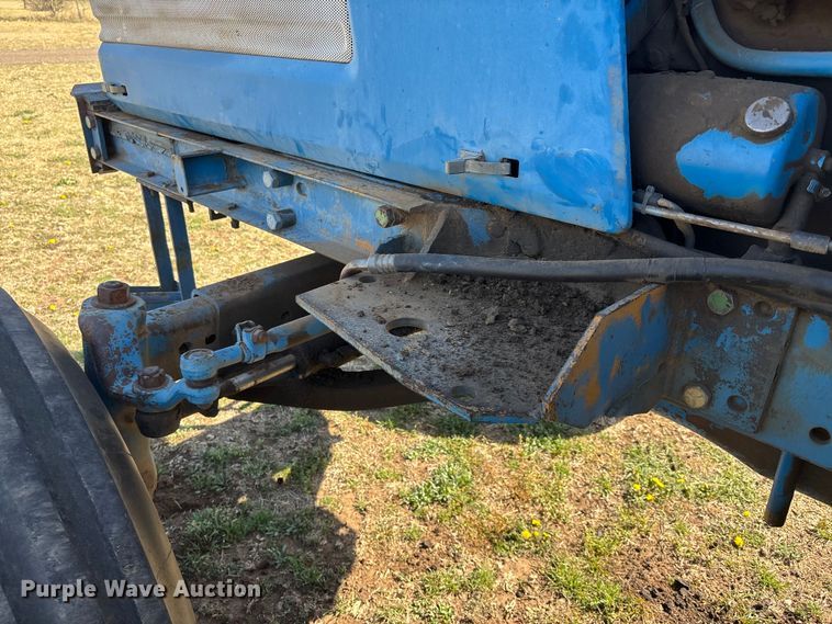 image for item FI0931 1985 Ford TW25 tractor
