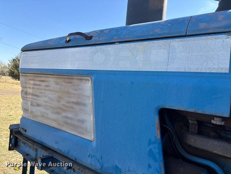 image for item FI0931 1985 Ford TW25 tractor