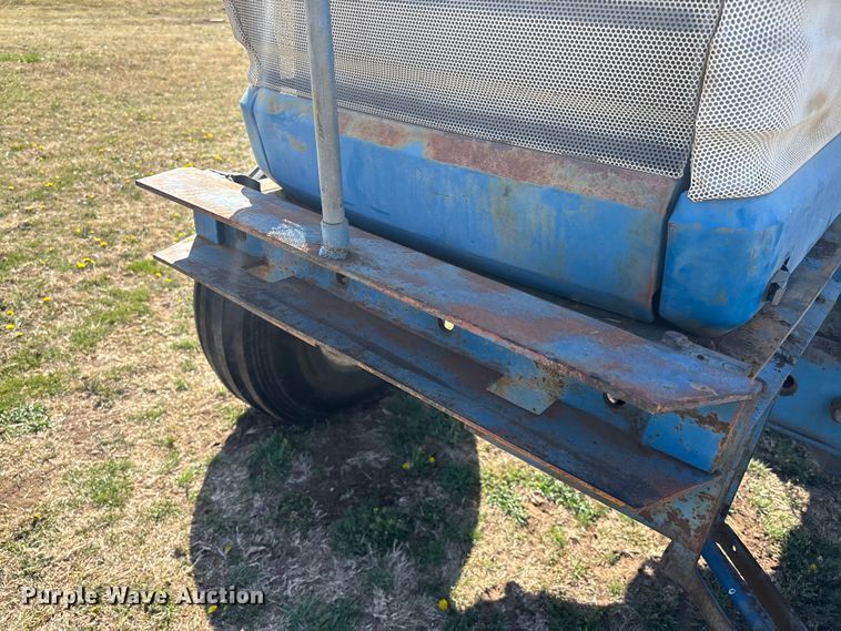image for item FI0931 1985 Ford TW25 tractor