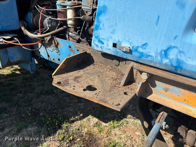image for item FI0931 1985 Ford TW25 tractor