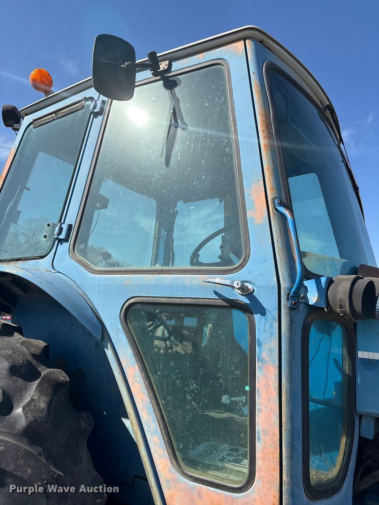 image for item FI0931 1985 Ford TW25 tractor