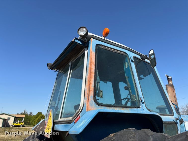 image for item FI0931 1985 Ford TW25 tractor