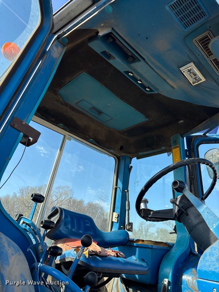 image for item FI0931 1985 Ford TW25 tractor