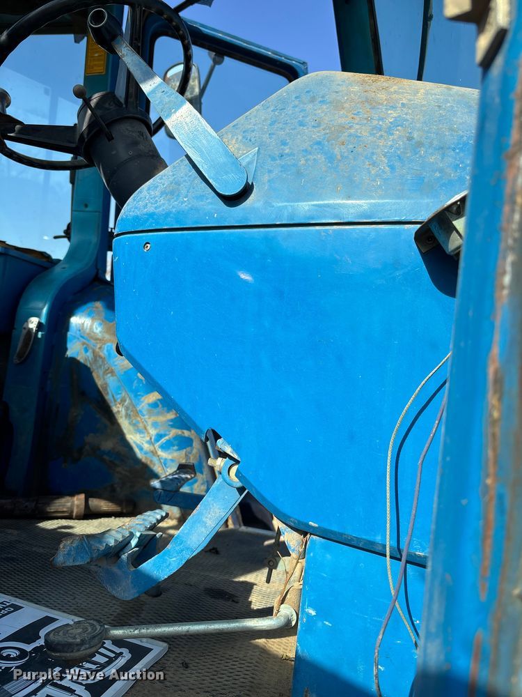 image for item FI0931 1985 Ford TW25 tractor