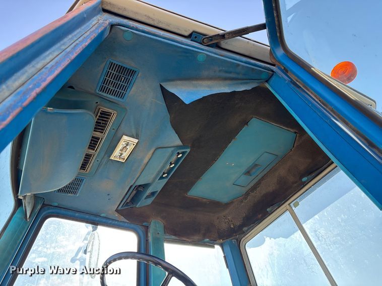 image for item FI0931 1985 Ford TW25 tractor