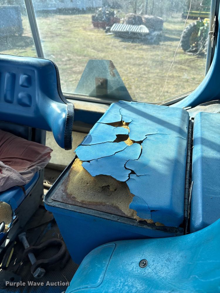 image for item FI0931 1985 Ford TW25 tractor