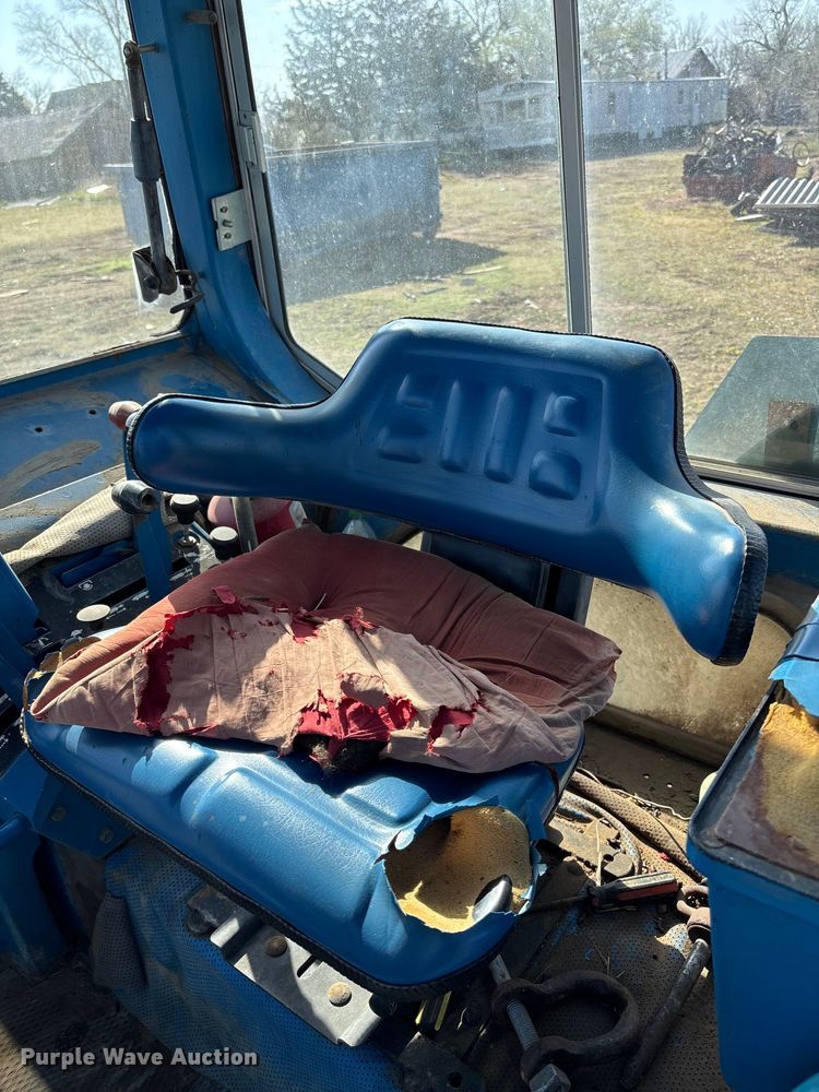 image for item FI0931 1985 Ford TW25 tractor