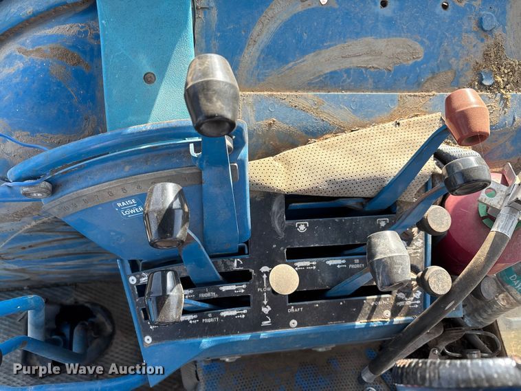 image for item FI0931 1985 Ford TW25 tractor