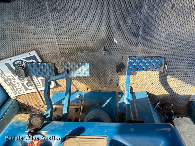 image for item FI0931 1985 Ford TW25 tractor