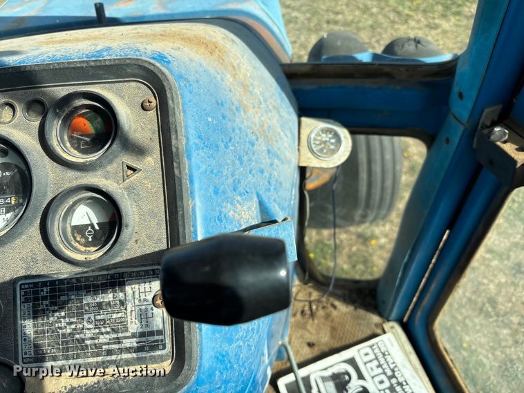 image for item FI0931 1985 Ford TW25 tractor