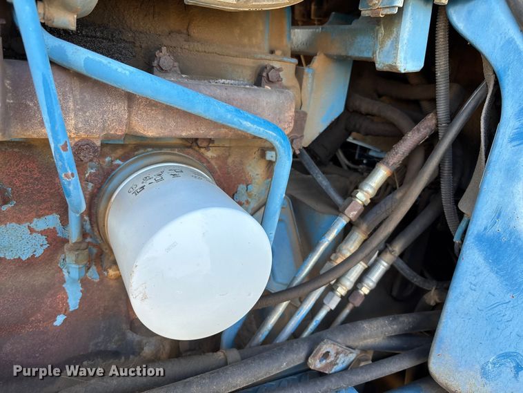 image for item FI0931 1985 Ford TW25 tractor