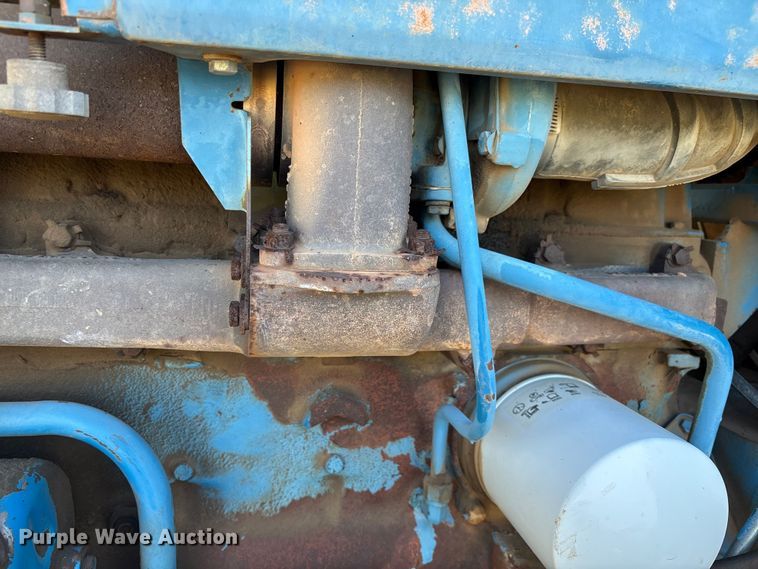 image for item FI0931 1985 Ford TW25 tractor
