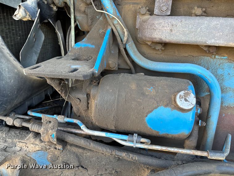 image for item FI0931 1985 Ford TW25 tractor