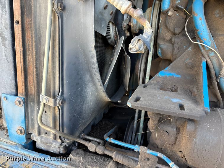 image for item FI0931 1985 Ford TW25 tractor