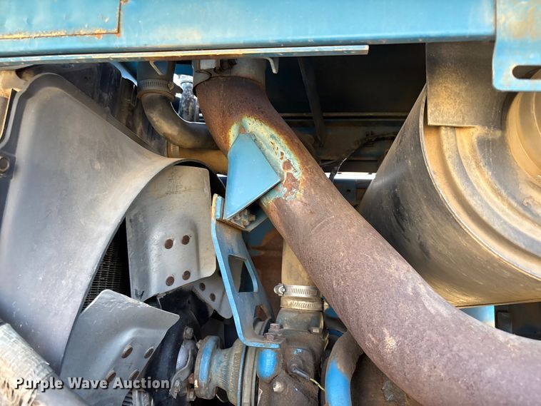 image for item FI0931 1985 Ford TW25 tractor