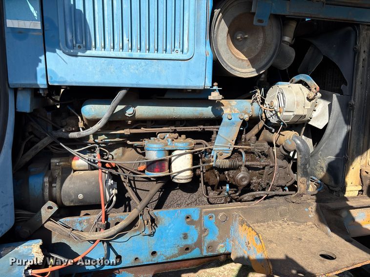 image for item FI0931 1985 Ford TW25 tractor