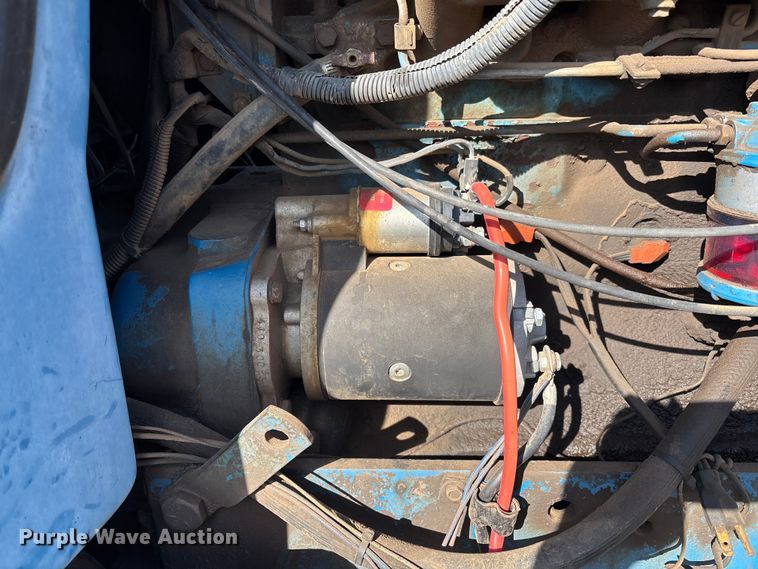 image for item FI0931 1985 Ford TW25 tractor