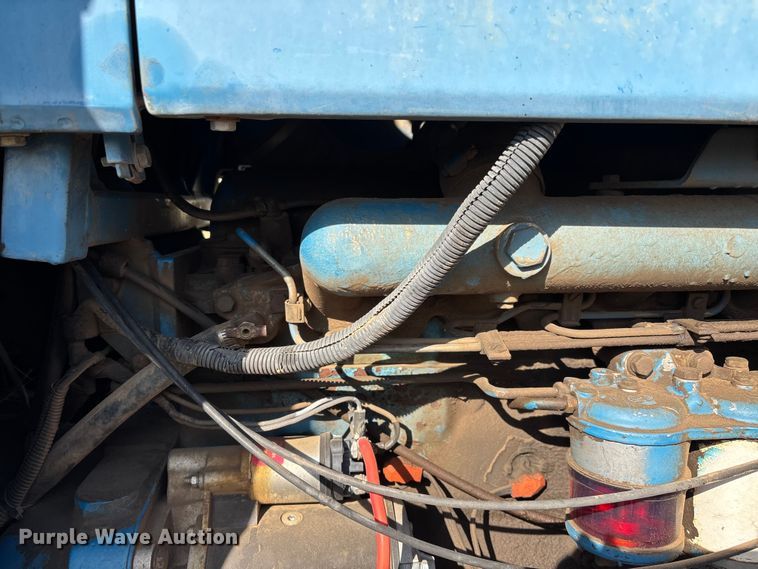 image for item FI0931 1985 Ford TW25 tractor