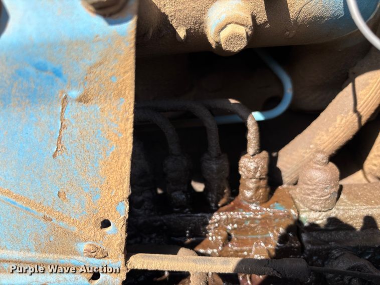 image for item FI0931 1985 Ford TW25 tractor