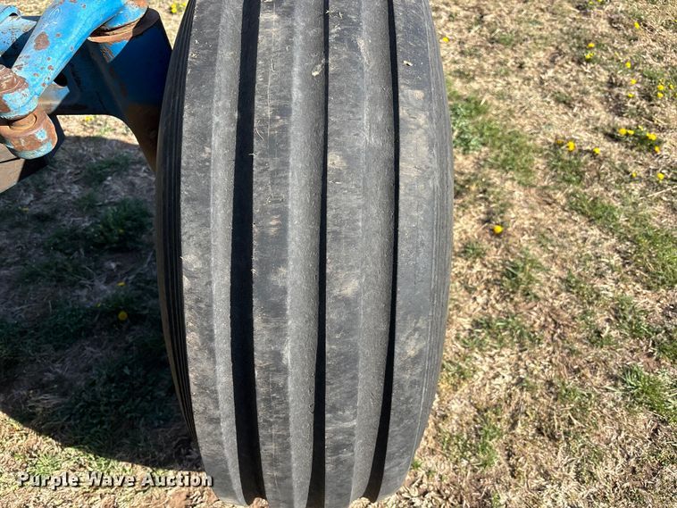 image for item FI0931 1985 Ford TW25 tractor