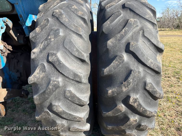image for item FI0931 1985 Ford TW25 tractor
