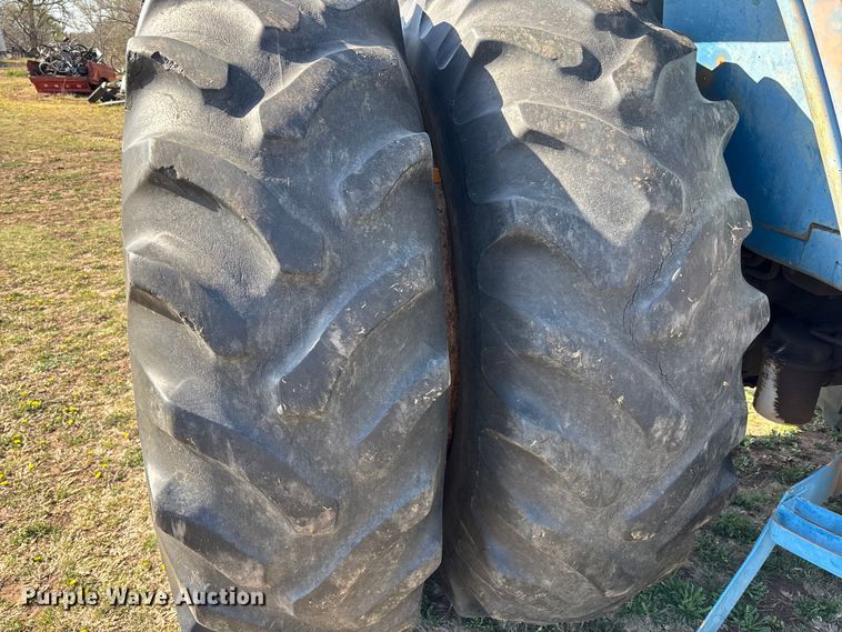 image for item FI0931 1985 Ford TW25 tractor