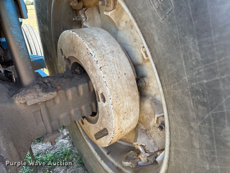 image for item FI0931 1985 Ford TW25 tractor