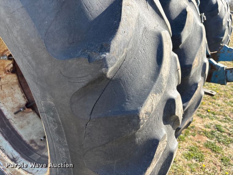 image for item FI0931 1985 Ford TW25 tractor