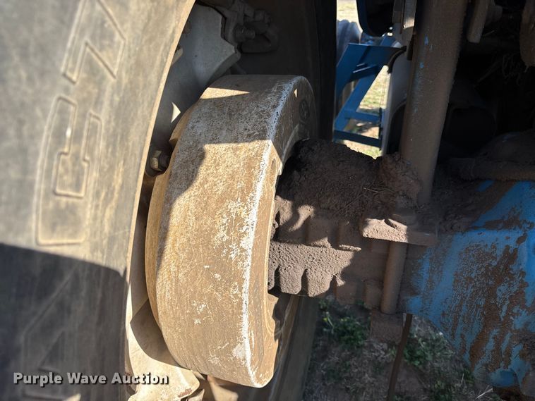 image for item FI0931 1985 Ford TW25 tractor