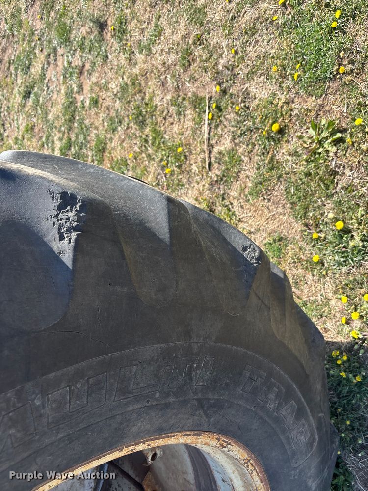 image for item FI0931 1985 Ford TW25 tractor