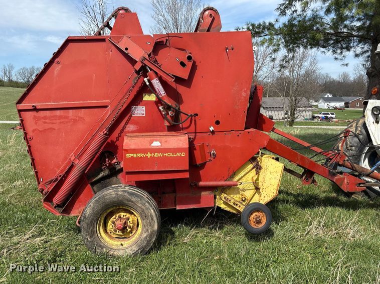 image for item FK1291 New Holland 846 round baler