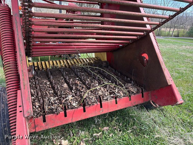 image for item FK1291 New Holland 846 round baler