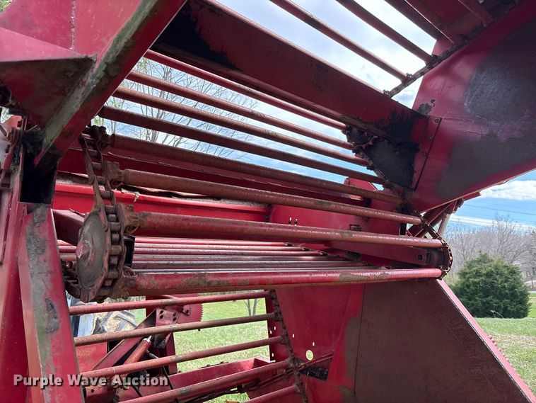 image for item FK1291 New Holland 846 round baler