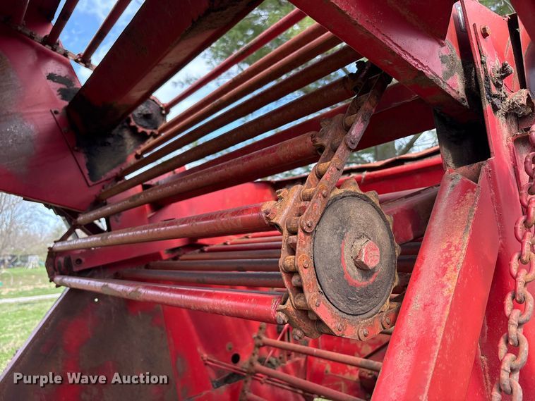 image for item FK1291 New Holland 846 round baler