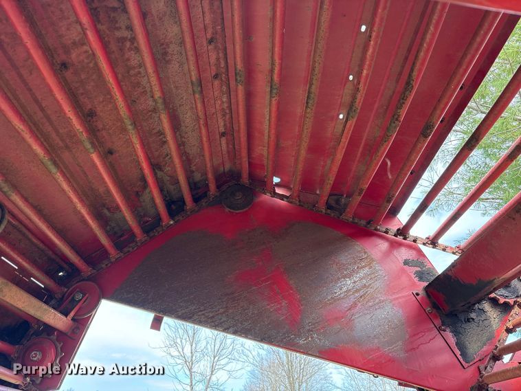 image for item FK1291 New Holland 846 round baler