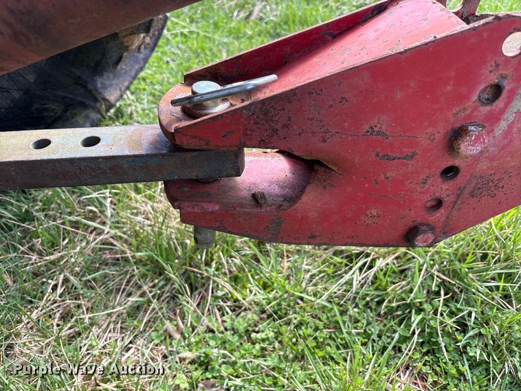 image for item FK1291 New Holland 846 round baler