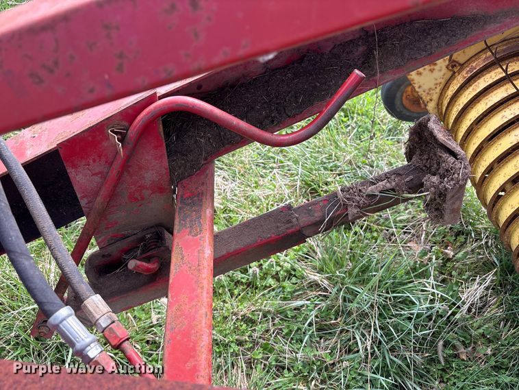 image for item FK1291 New Holland 846 round baler