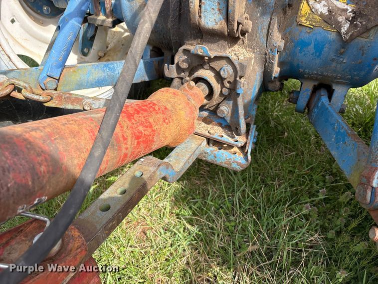 image for item FK1291 New Holland 846 round baler