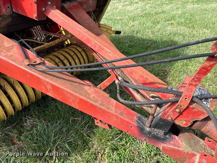 image for item FK1291 New Holland 846 round baler
