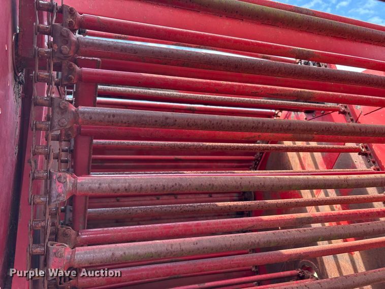 image for item FK1291 New Holland 846 round baler