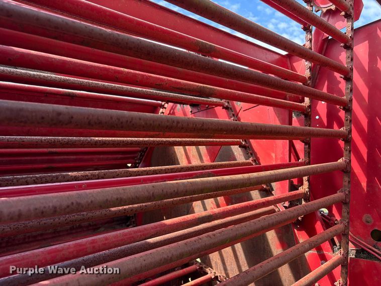 image for item FK1291 New Holland 846 round baler