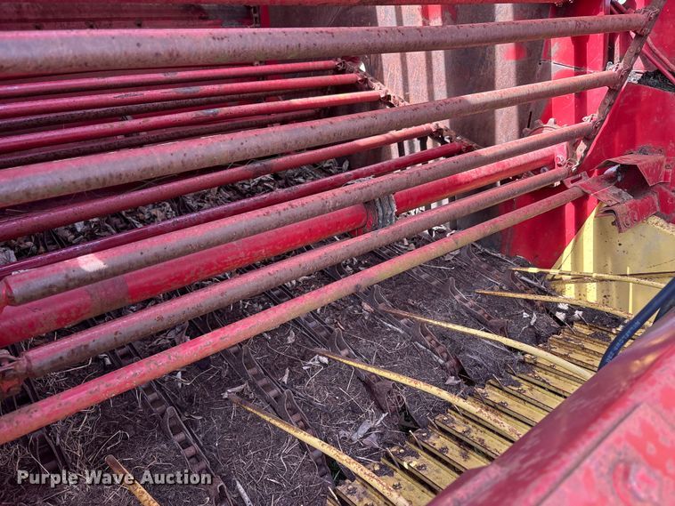 image for item FK1291 New Holland 846 round baler