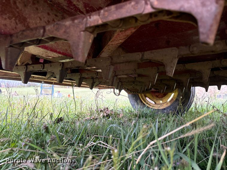 image for item FK1291 New Holland 846 round baler