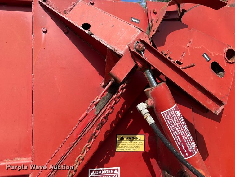 image for item FK1291 New Holland 846 round baler