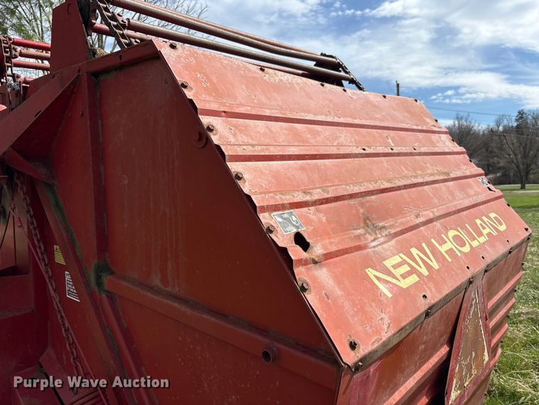 image for item FK1291 New Holland 846 round baler