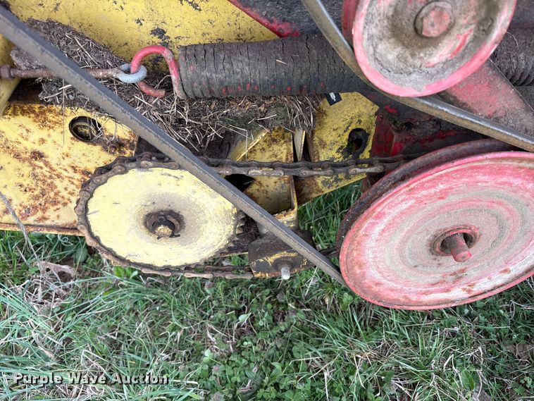 image for item FK1291 New Holland 846 round baler