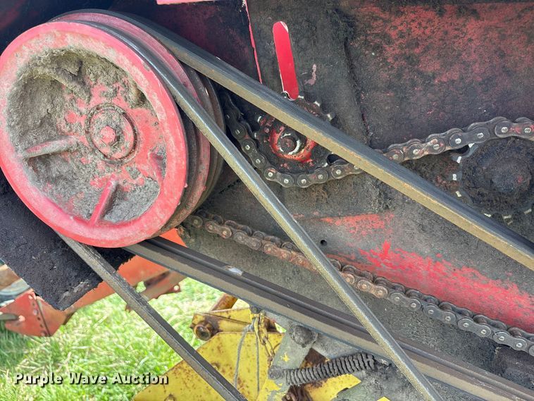 image for item FK1291 New Holland 846 round baler