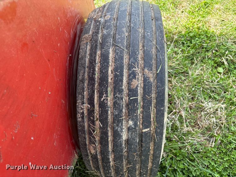 image for item FK1291 New Holland 846 round baler