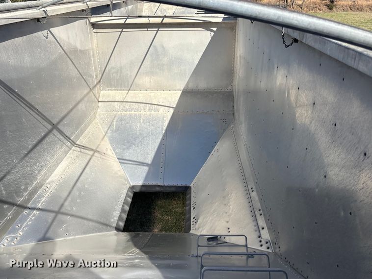 image for item FK2604 2017 Timpte grain trailer